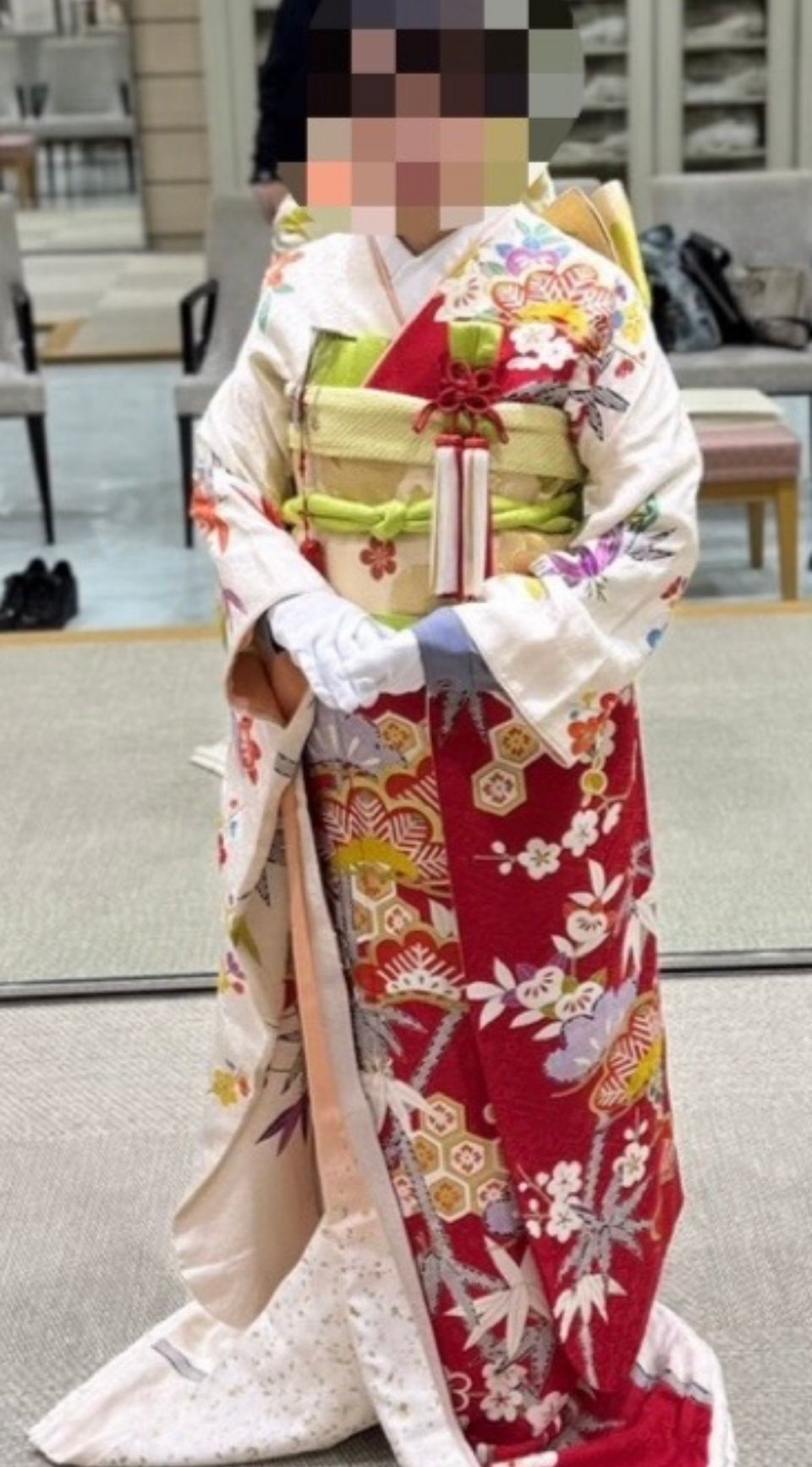 可愛い印象のお花の引振袖