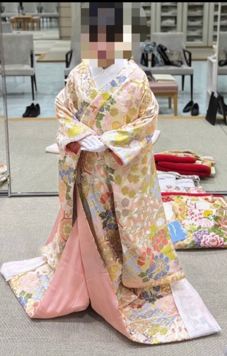 ゴージャスな柄の色打掛