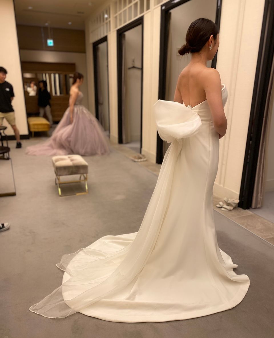 シンプルなデザインだけど洗練されたドレス