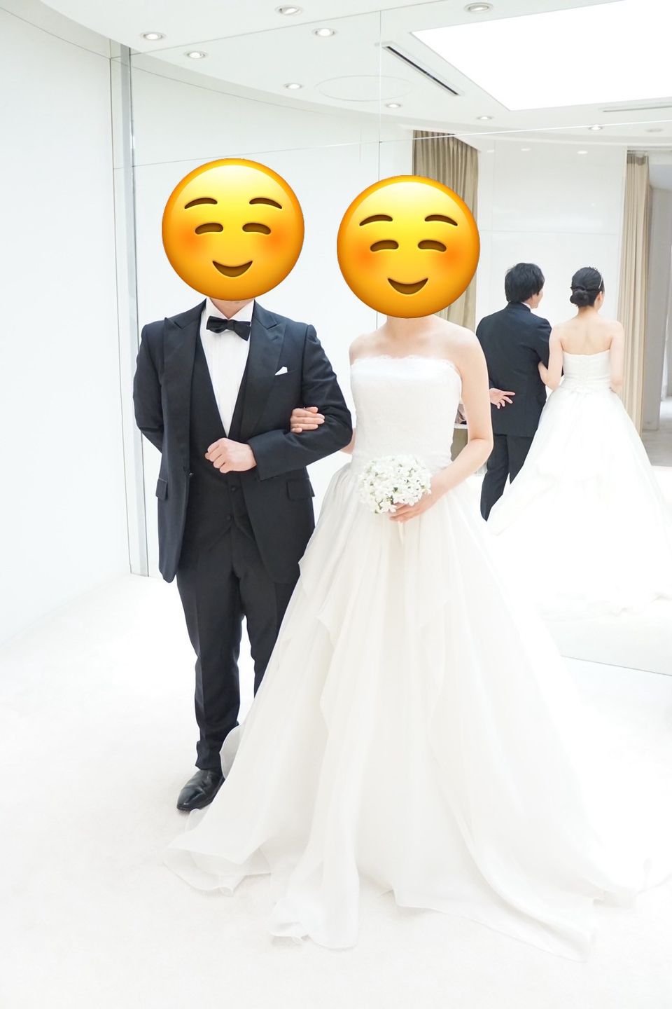 清楚で上品なドレス
