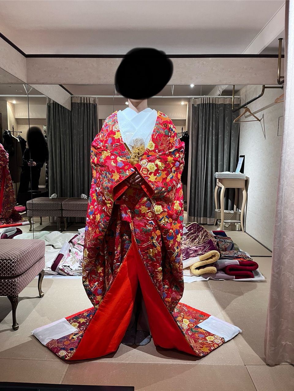赤色の可愛らしい色仕掛け