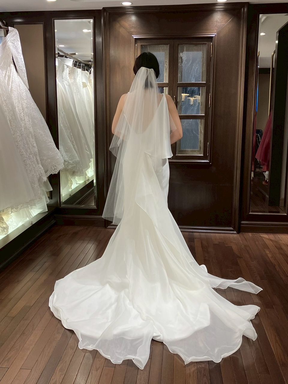 大人向きなクラシカルドレス