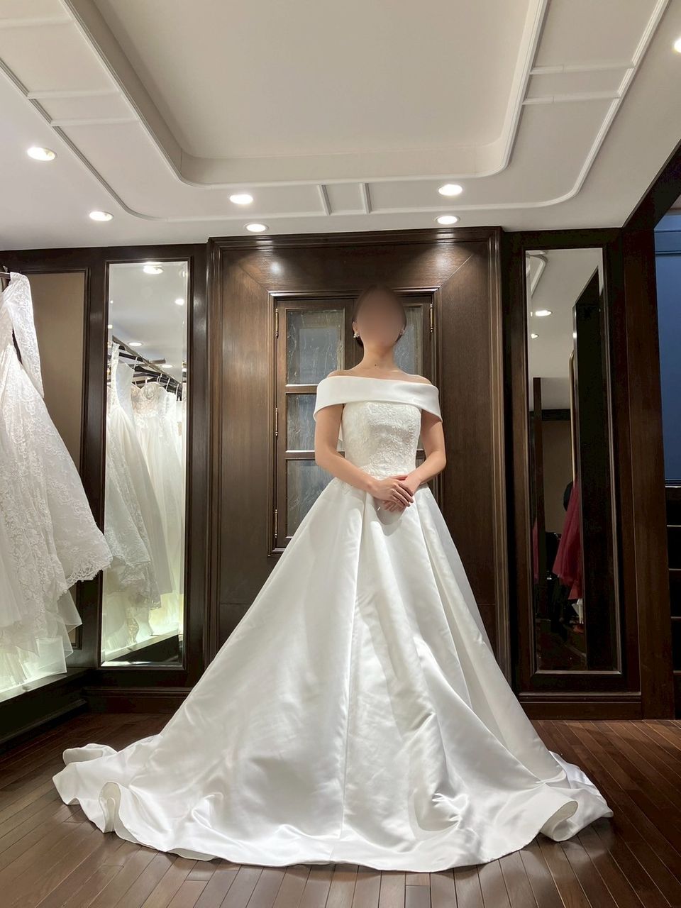 ロングトレーンが印象的&スタイルが変えられる