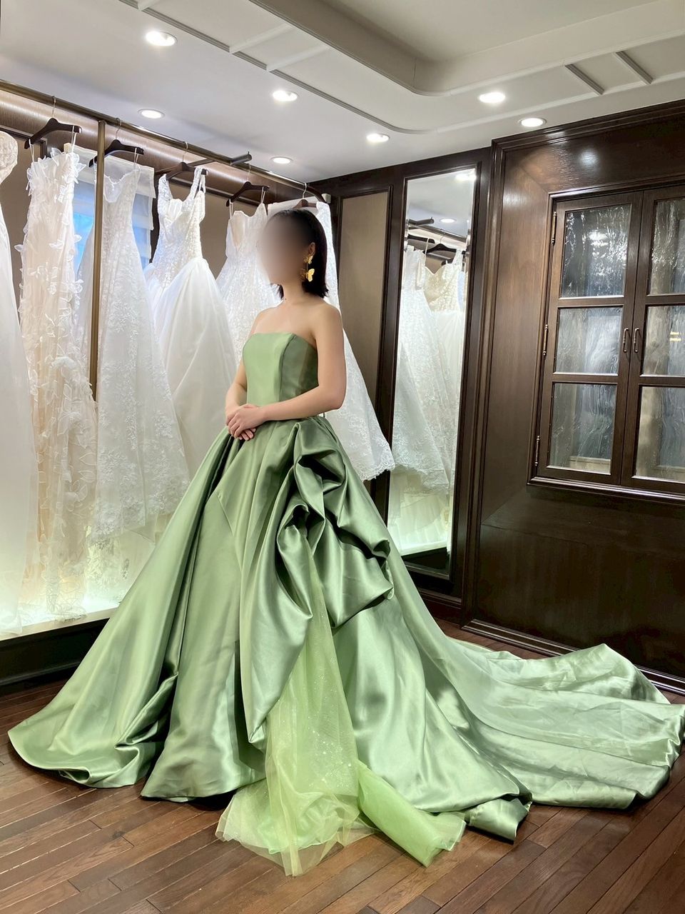 光沢感のある緑