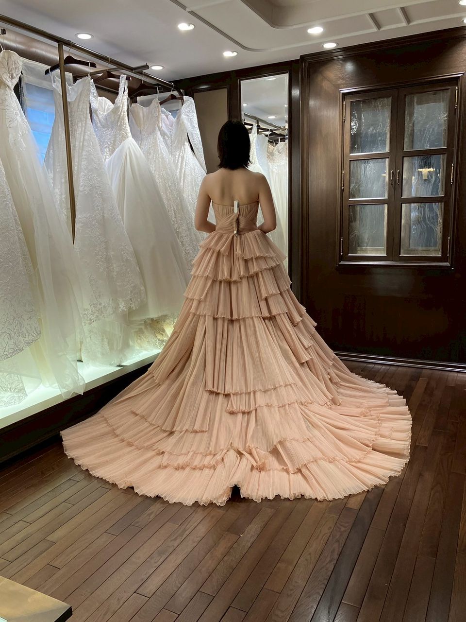 フリフリスカートが印象的