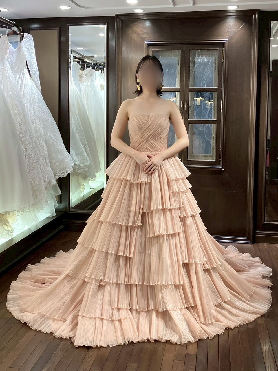 フリフリスカートが印象的