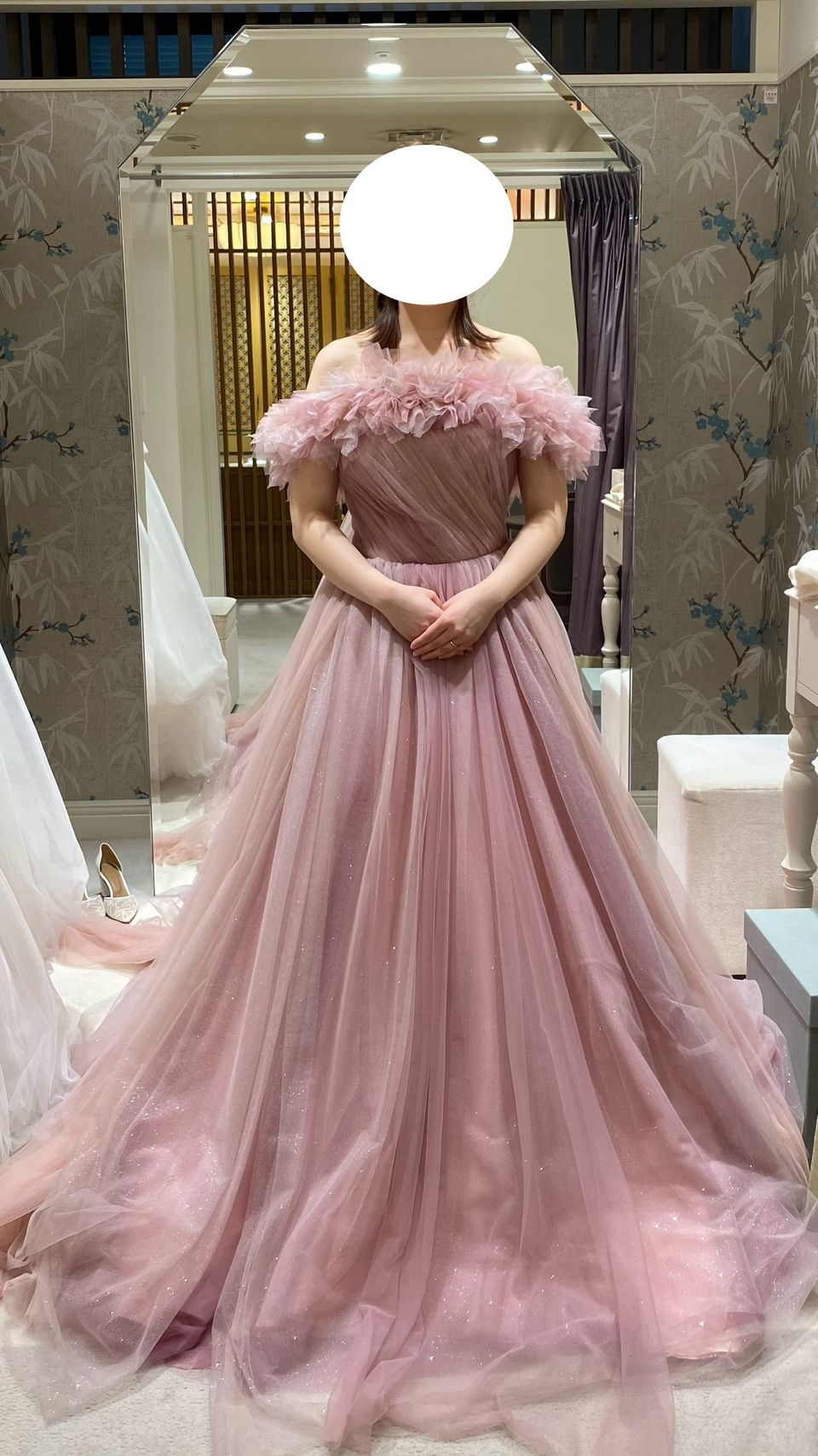 ピンクのグラデーションがかわいいドレス