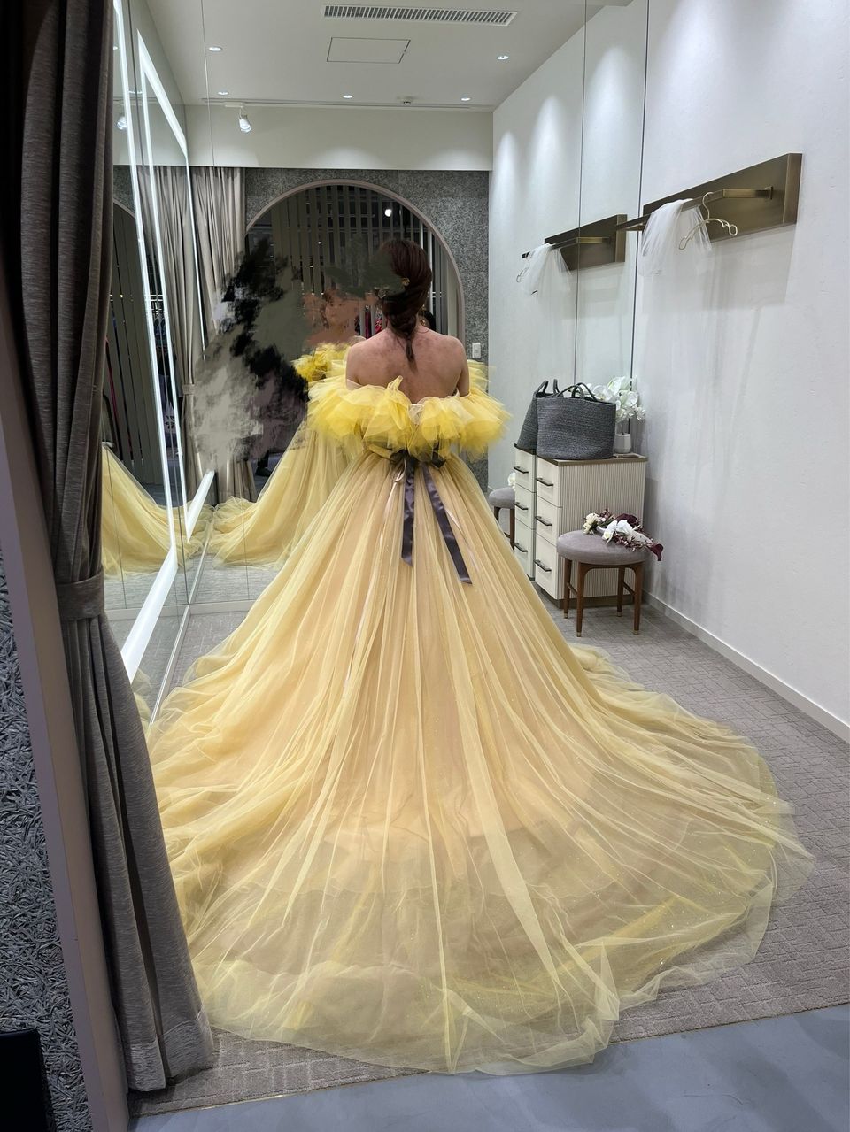 透明感あふれるドレス