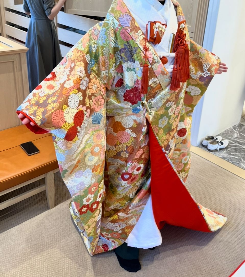 華やかな色打掛