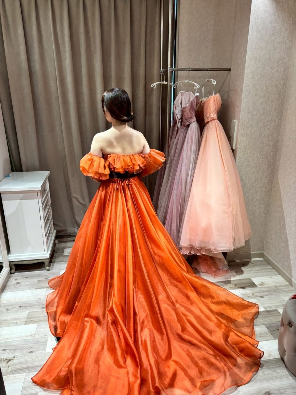 発色良きなドレス