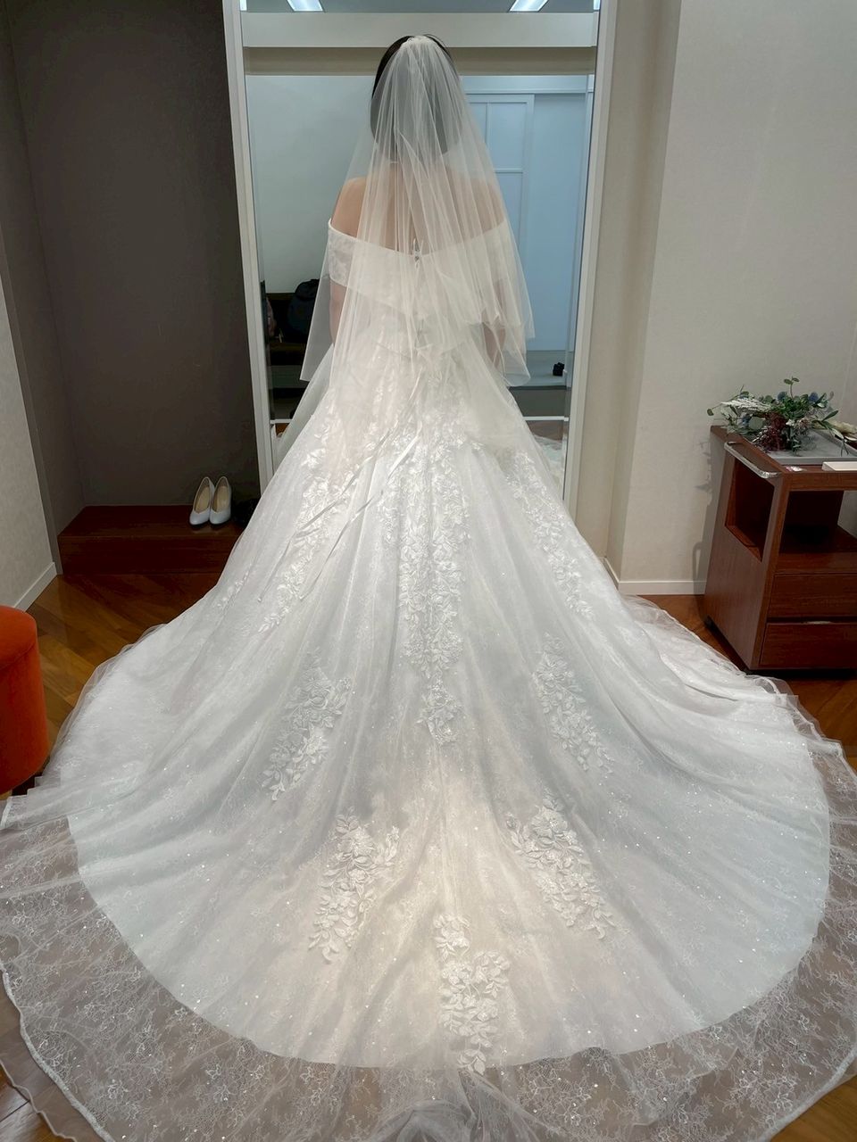 シンプルでも映えるドレス