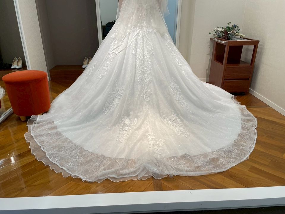 シンプルでも映えるドレス