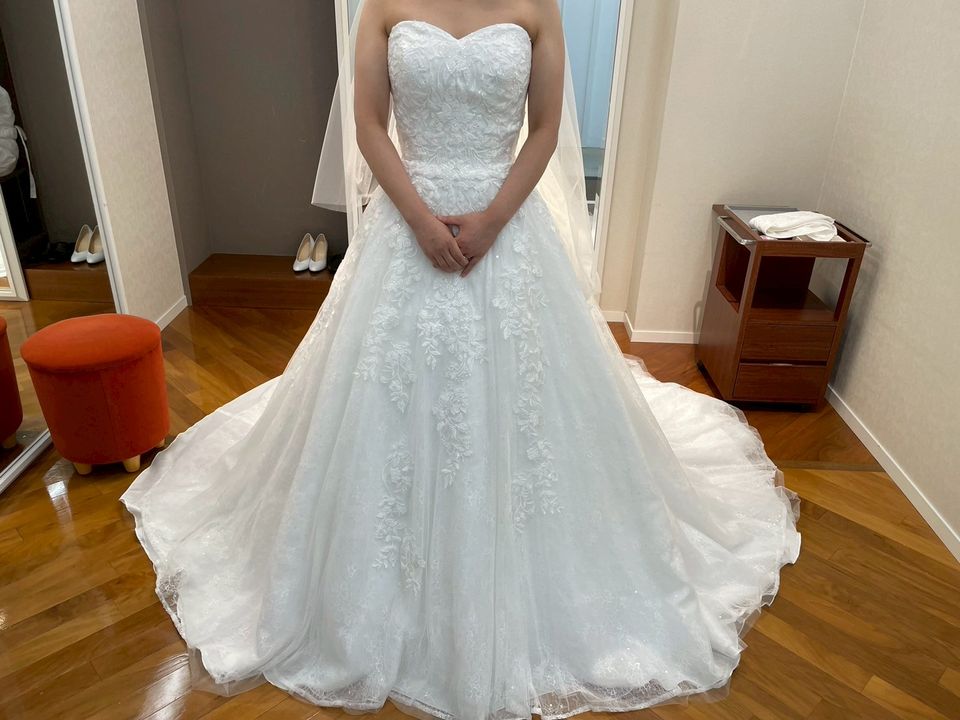 シンプルでも映えるドレス