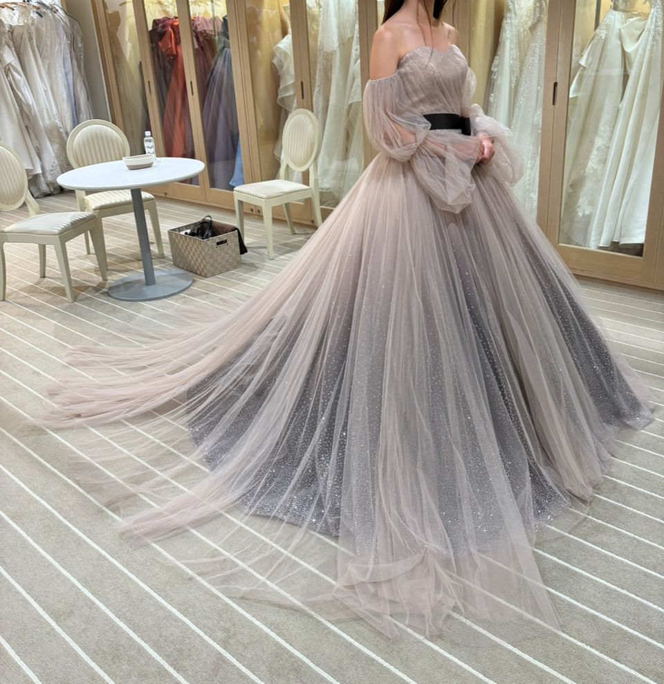 上品ベージュドレス