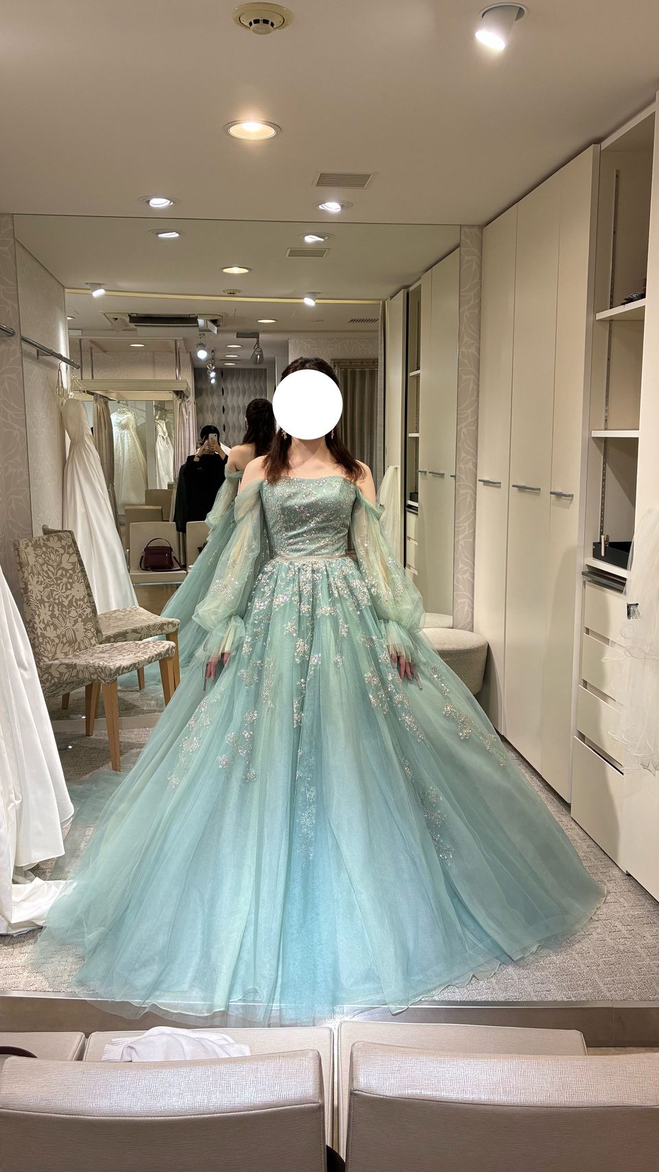 お姫様感あふれるグリーンドレス