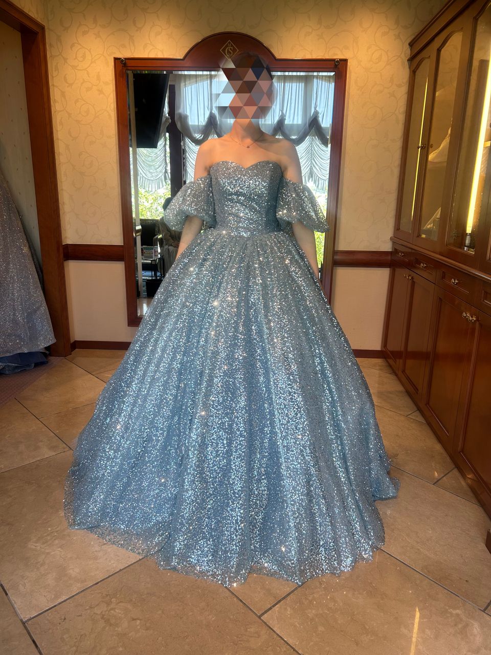シンデレラのようなキラキラドレス。