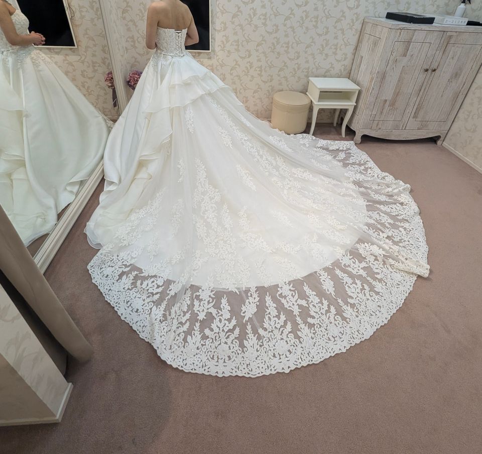 素材の可愛さを詰め込んだドレス