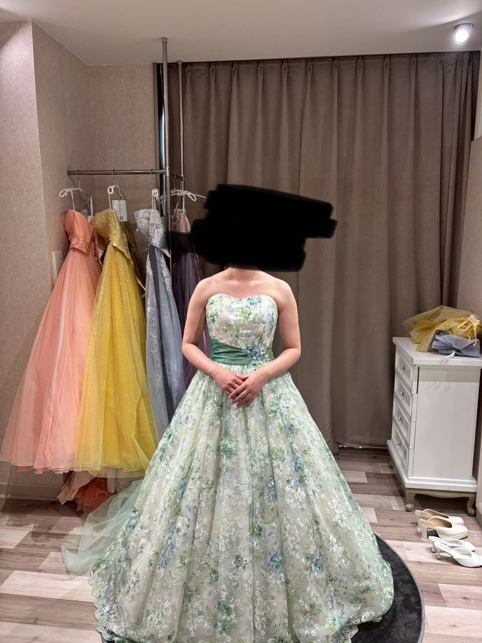 ガーデンにピッタリドレス