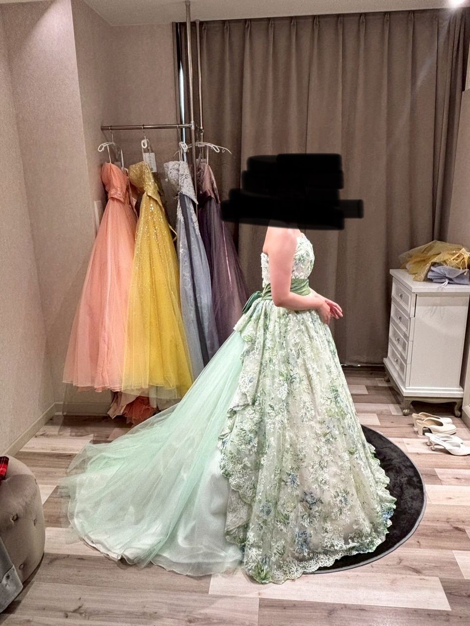 ガーデンにピッタリドレス