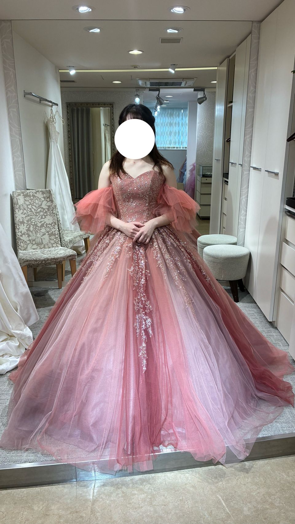 キラキラフリフリキュートなドレス