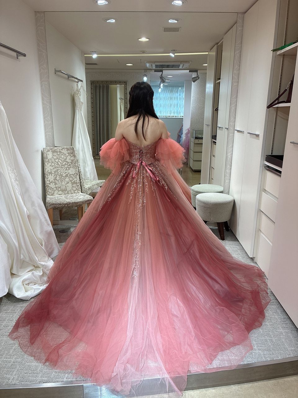 キラキラフリフリキュートなドレス