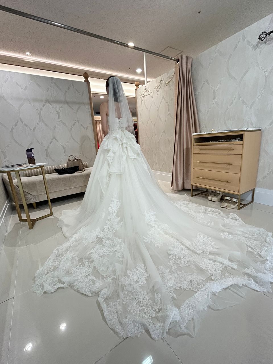 レースがとても綺麗です