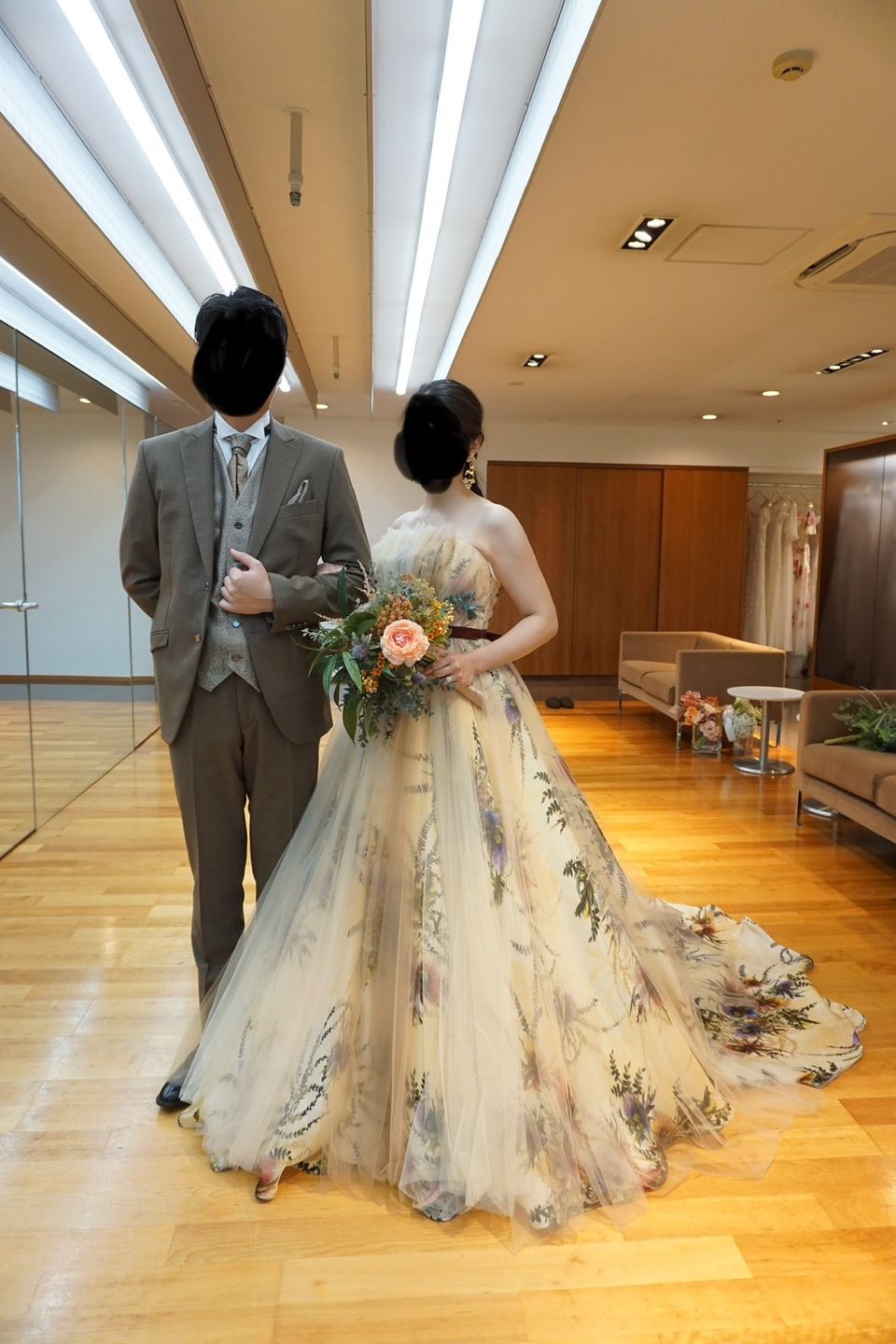 花畑の風をまとったみたいに、ふんわり優しいドレス