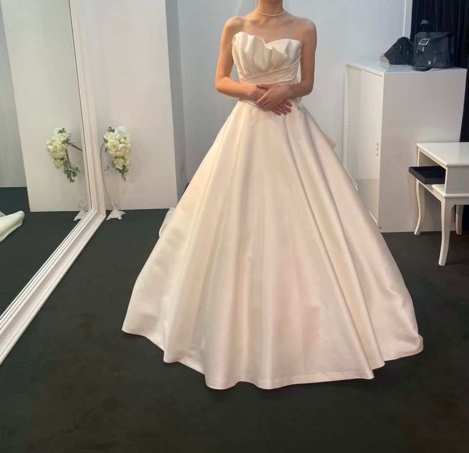 個性的なフリルが印象的