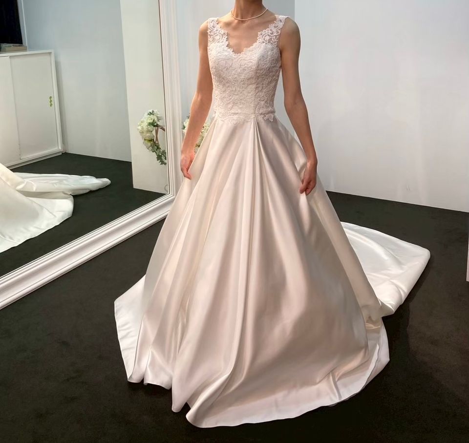 上半身のレースが可愛い