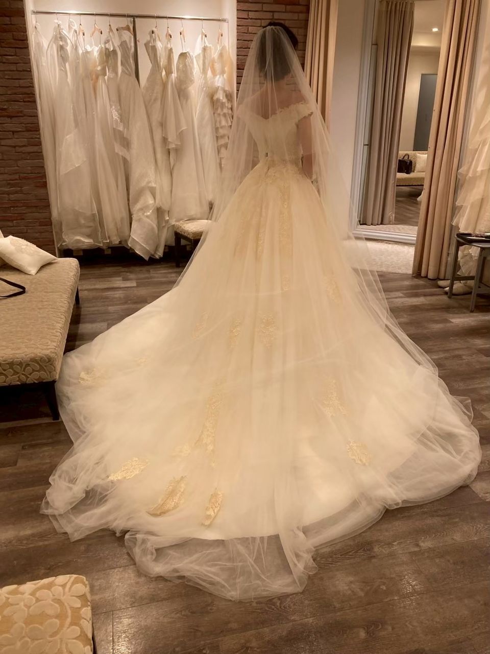 クラシカルなレースが素敵