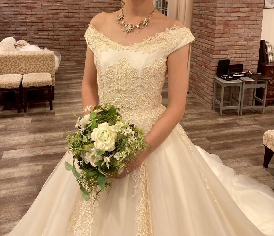 クラシカルなレースが素敵