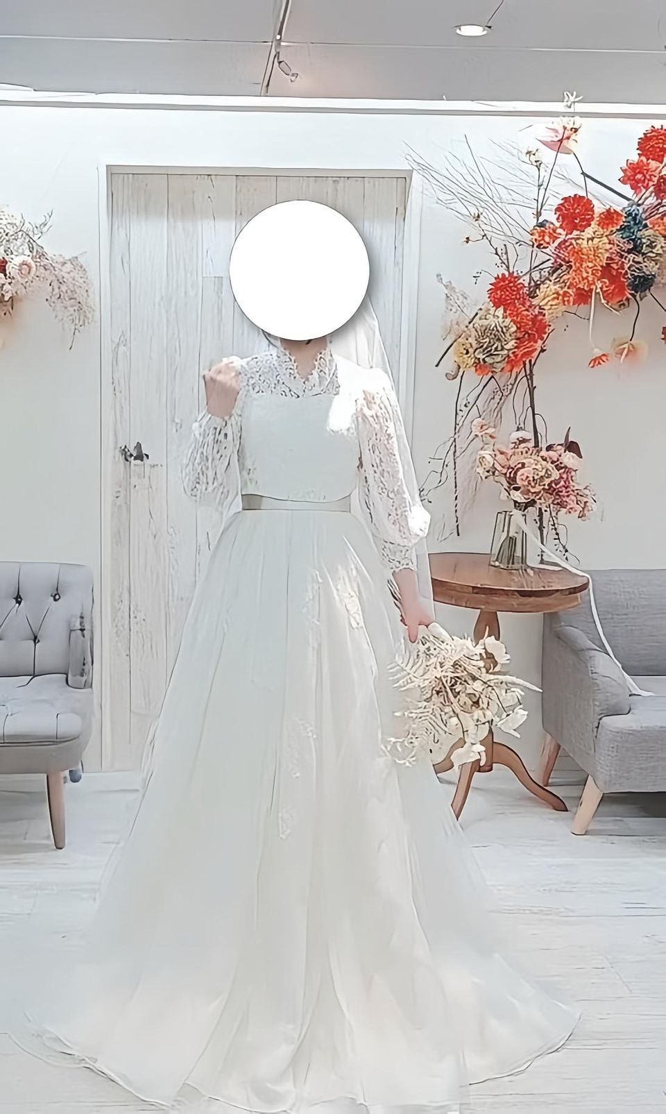 レースが美しいドレス