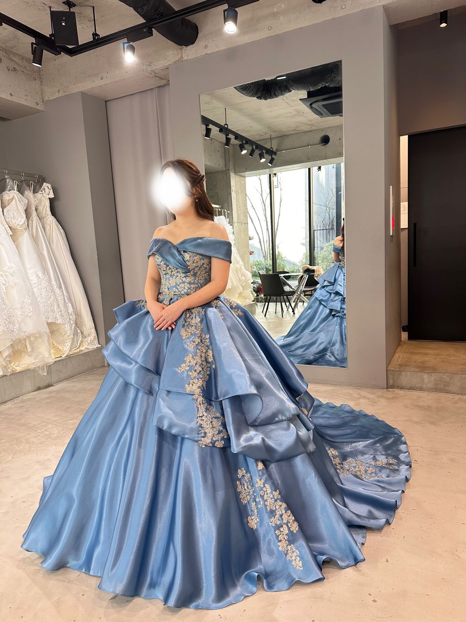 サテンたっぷりシンデレラドレス