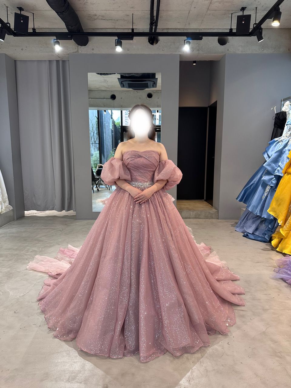 大人可愛いモーヴピンクドレス