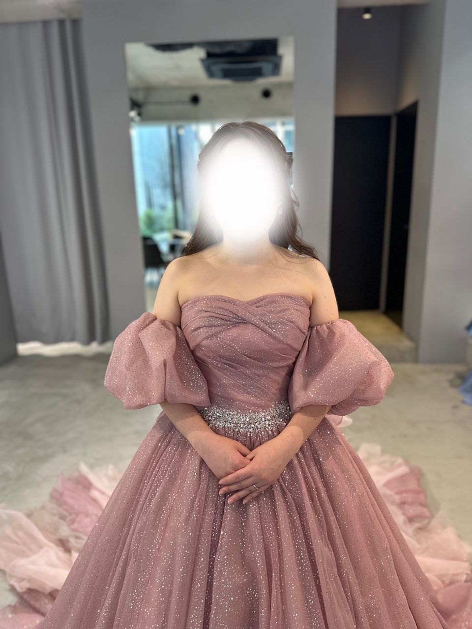 大人可愛いモーヴピンクドレス