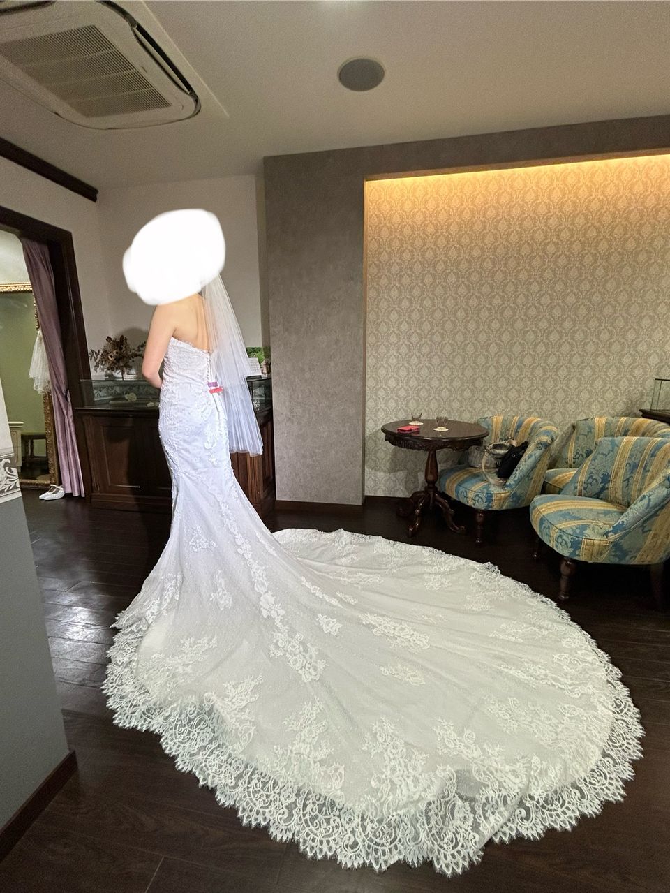 総レースドレス