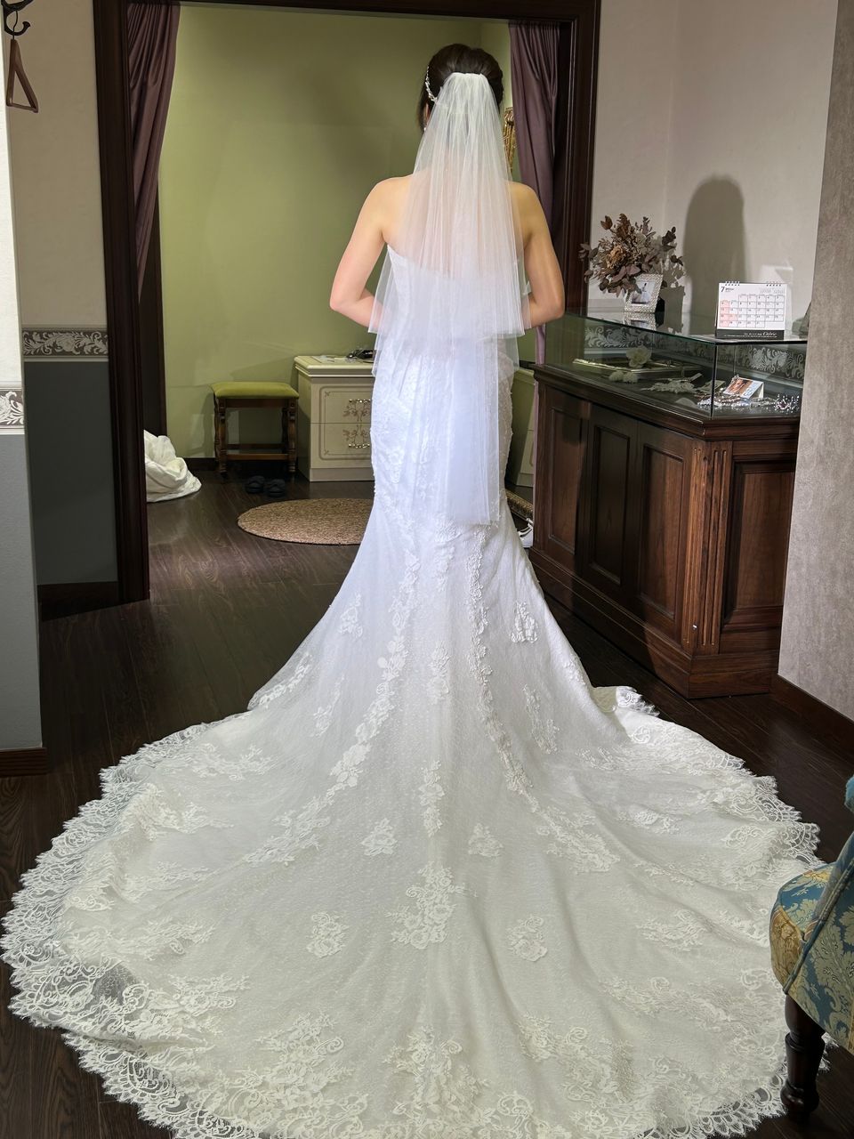 総レースドレス