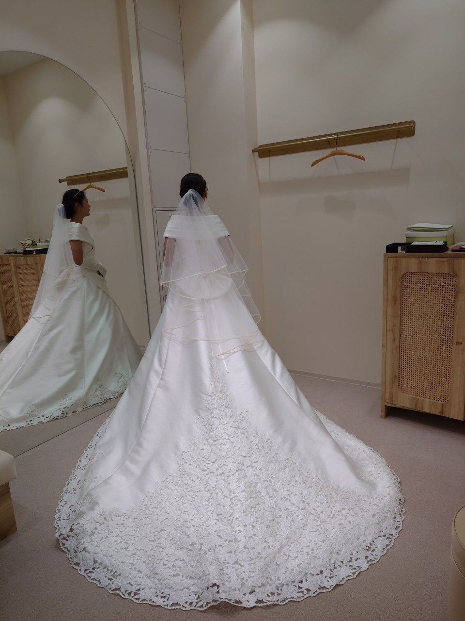 格式高い雰囲気のドレス