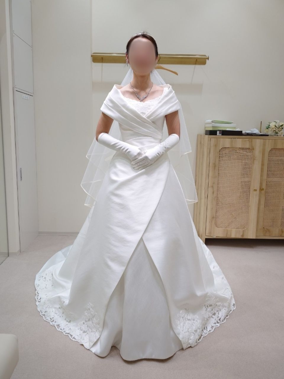 格式高い雰囲気のドレス