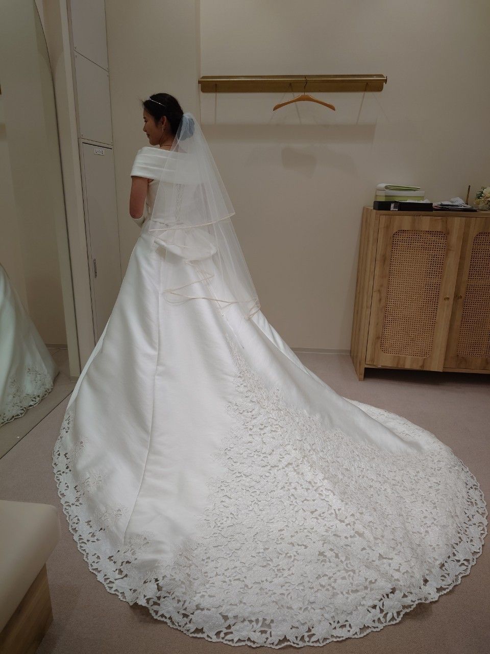 格式高い雰囲気のドレス