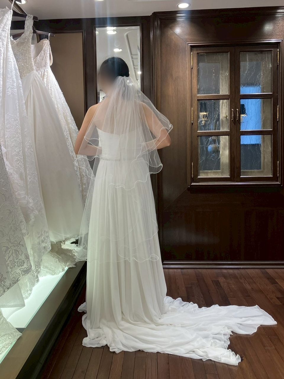 マーメイド感があるドレス アクセサリーで雰囲気変えられる