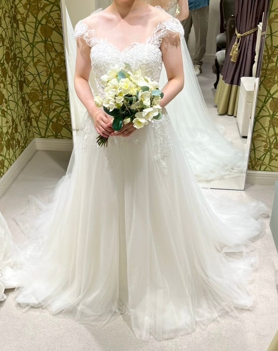 繊細な刺繍が柔らかい雰囲気の2wayドレス