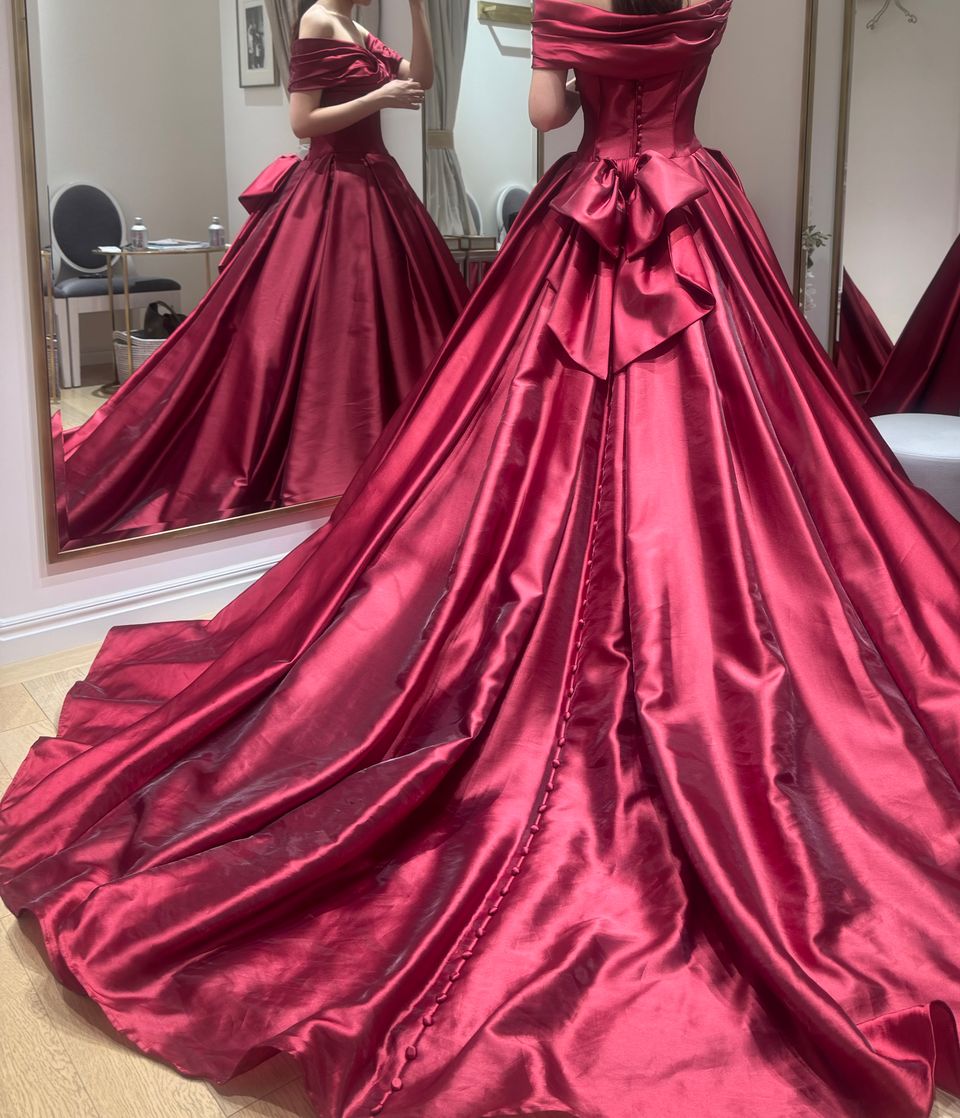 ゴージャスと可愛さが両立した主役になれるドレス