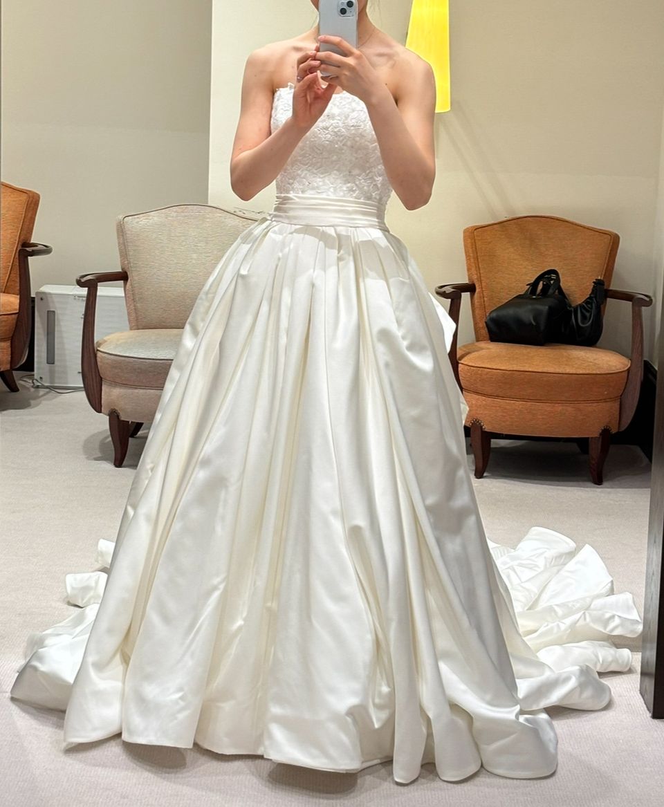 トレーンが素敵なドレス