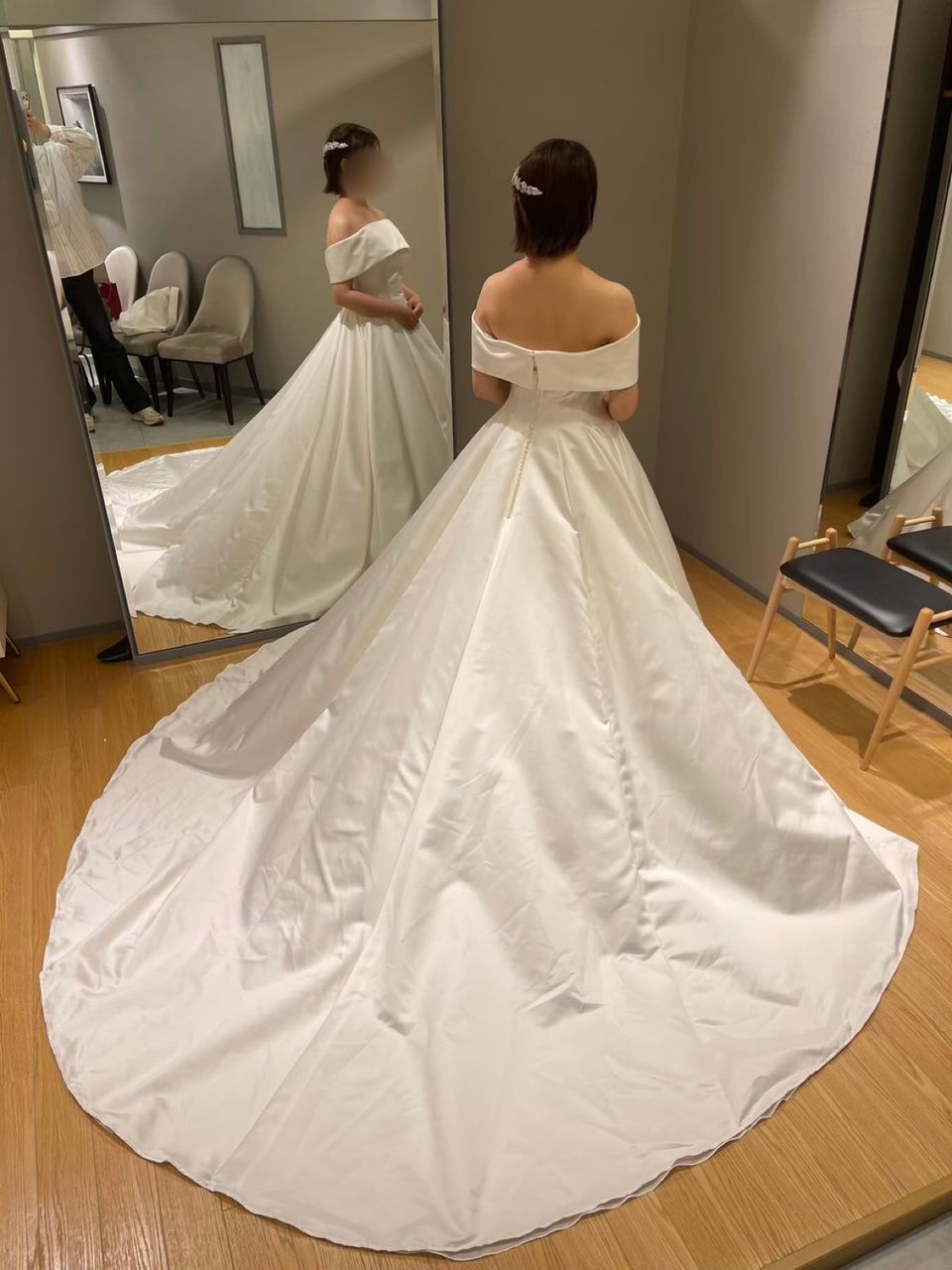 シンプルな上品ドレス