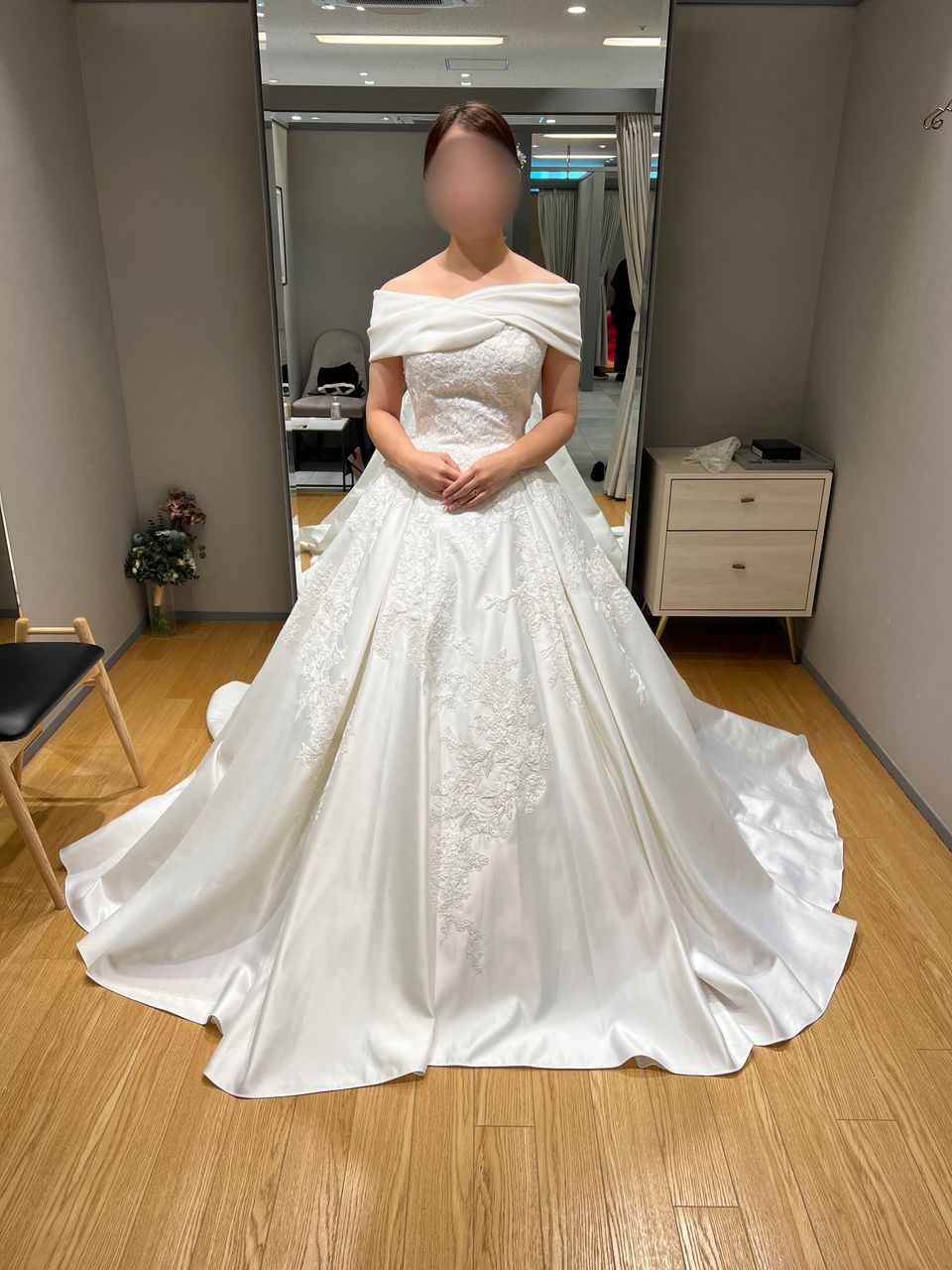 一捻りあるクラシカルドレス