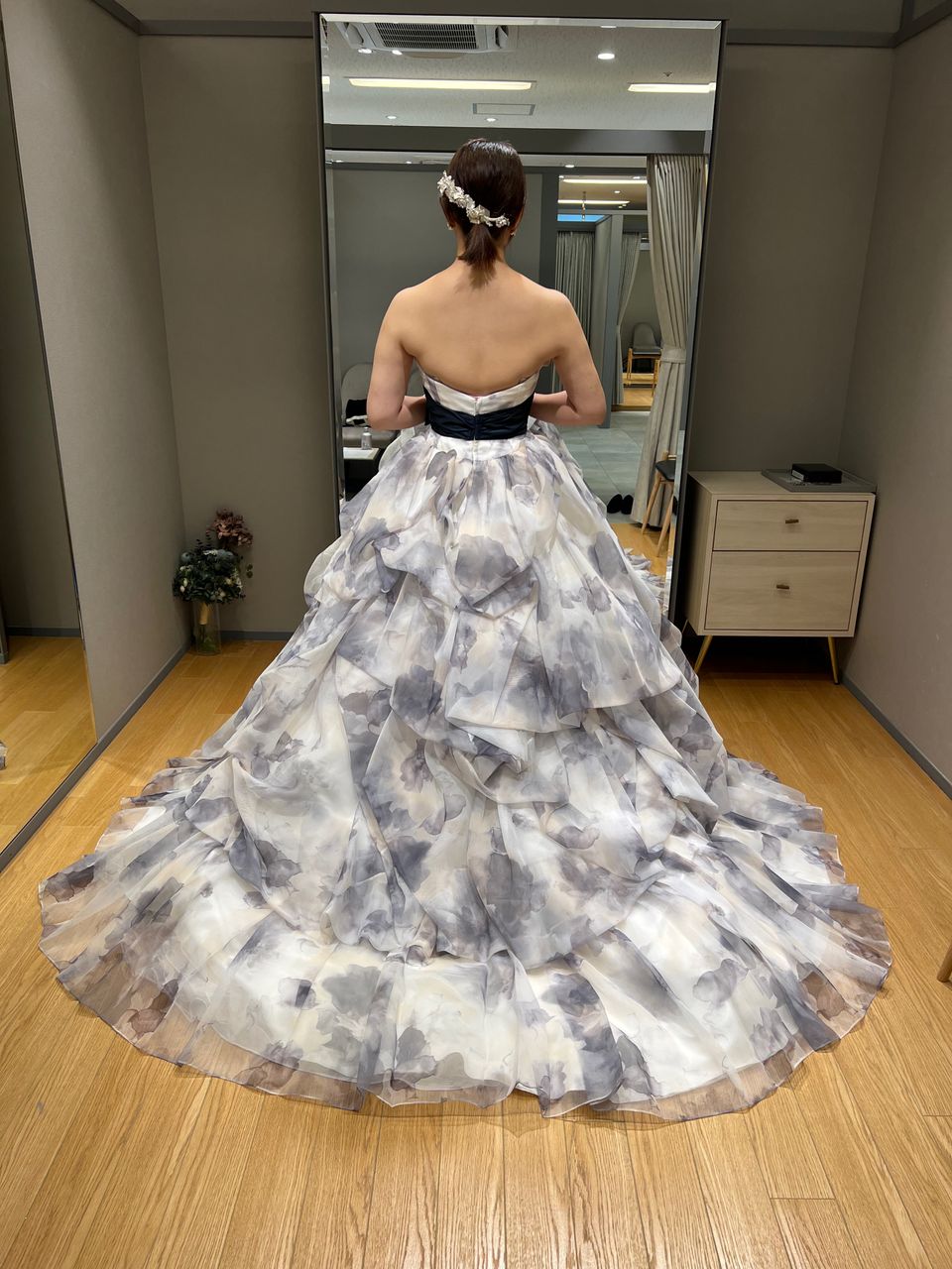 香水瓶のようなお洒落ドレス