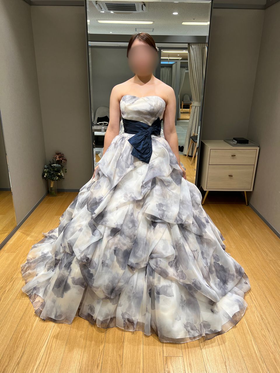 香水瓶のようなお洒落ドレス