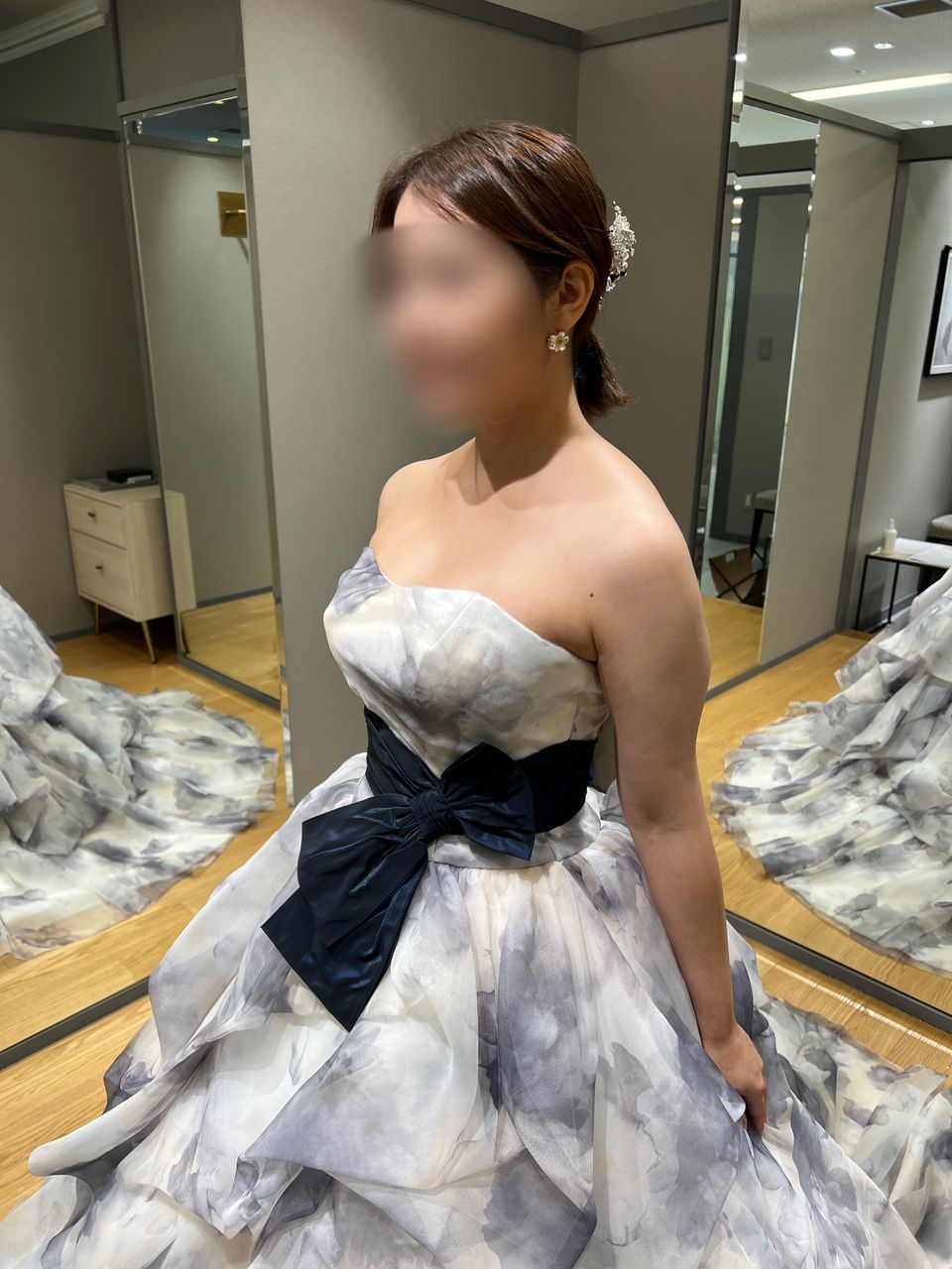 香水瓶のようなお洒落ドレス