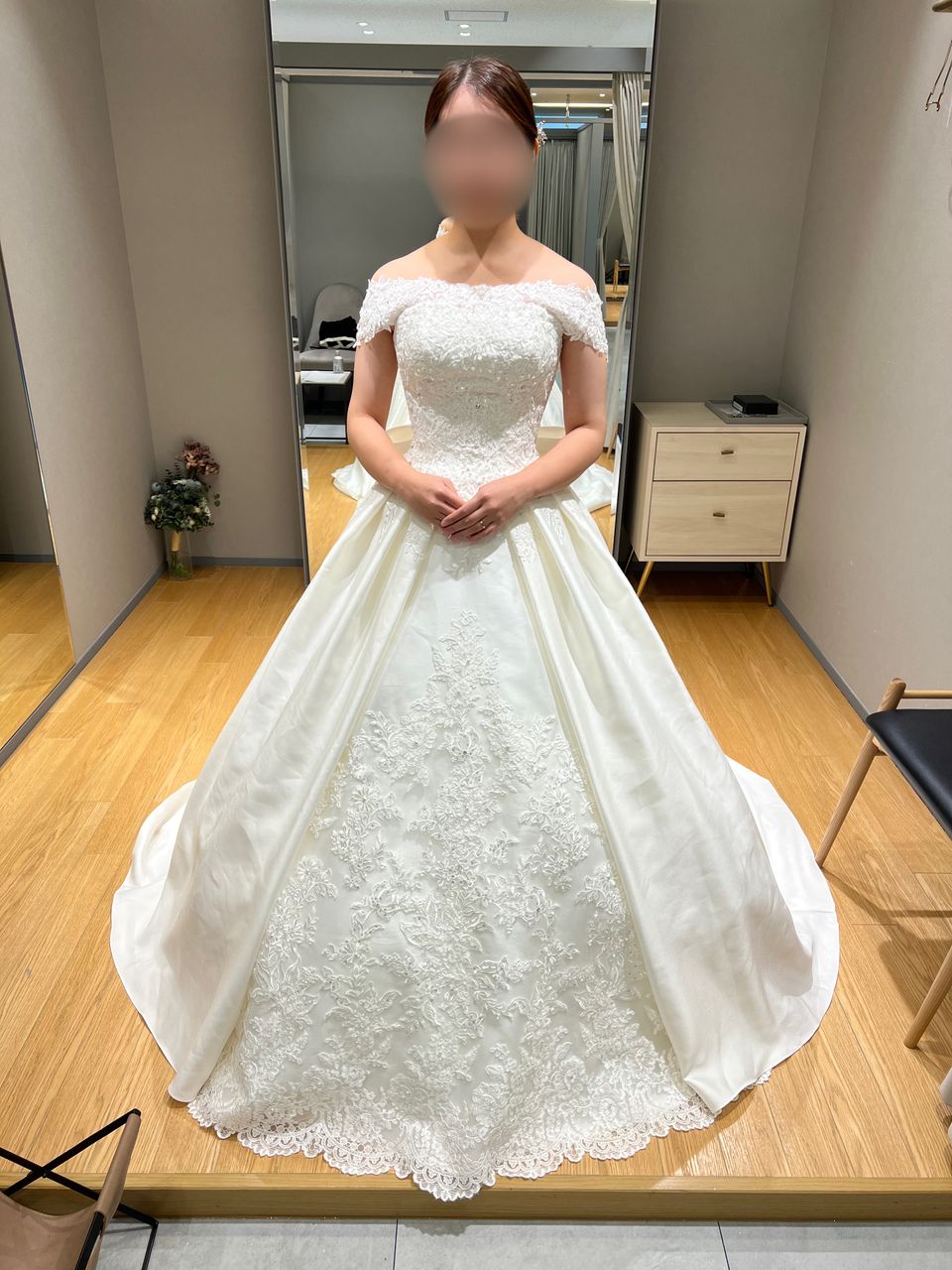 可憐なクラシカルドレス